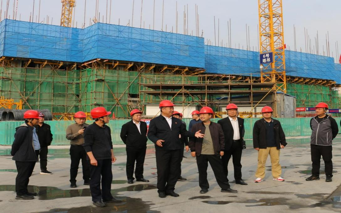 区住建委主任带队至豪运国际顺发西泗上村项目开展工地督导调研